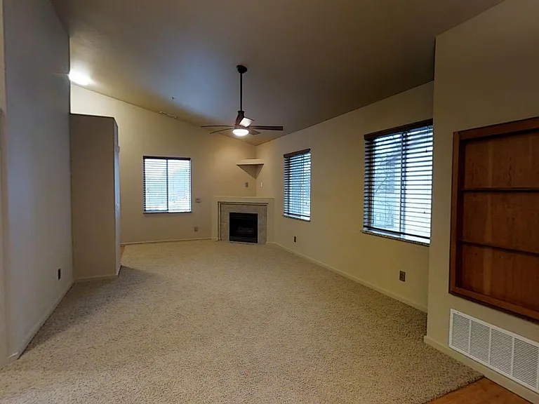 One Lake Place — Photo 7