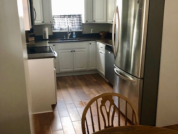 3rd image of 2547 Chestnut Blvd