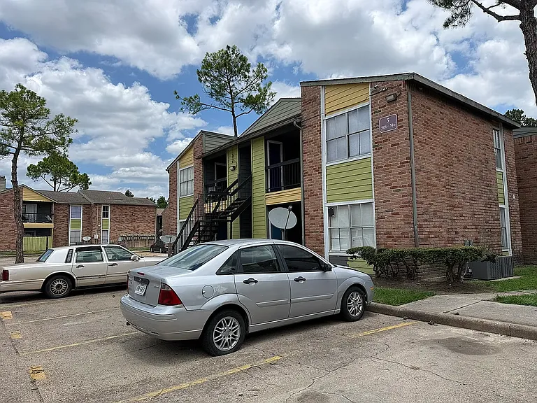 Villa Nueva Apartments — Photo 9