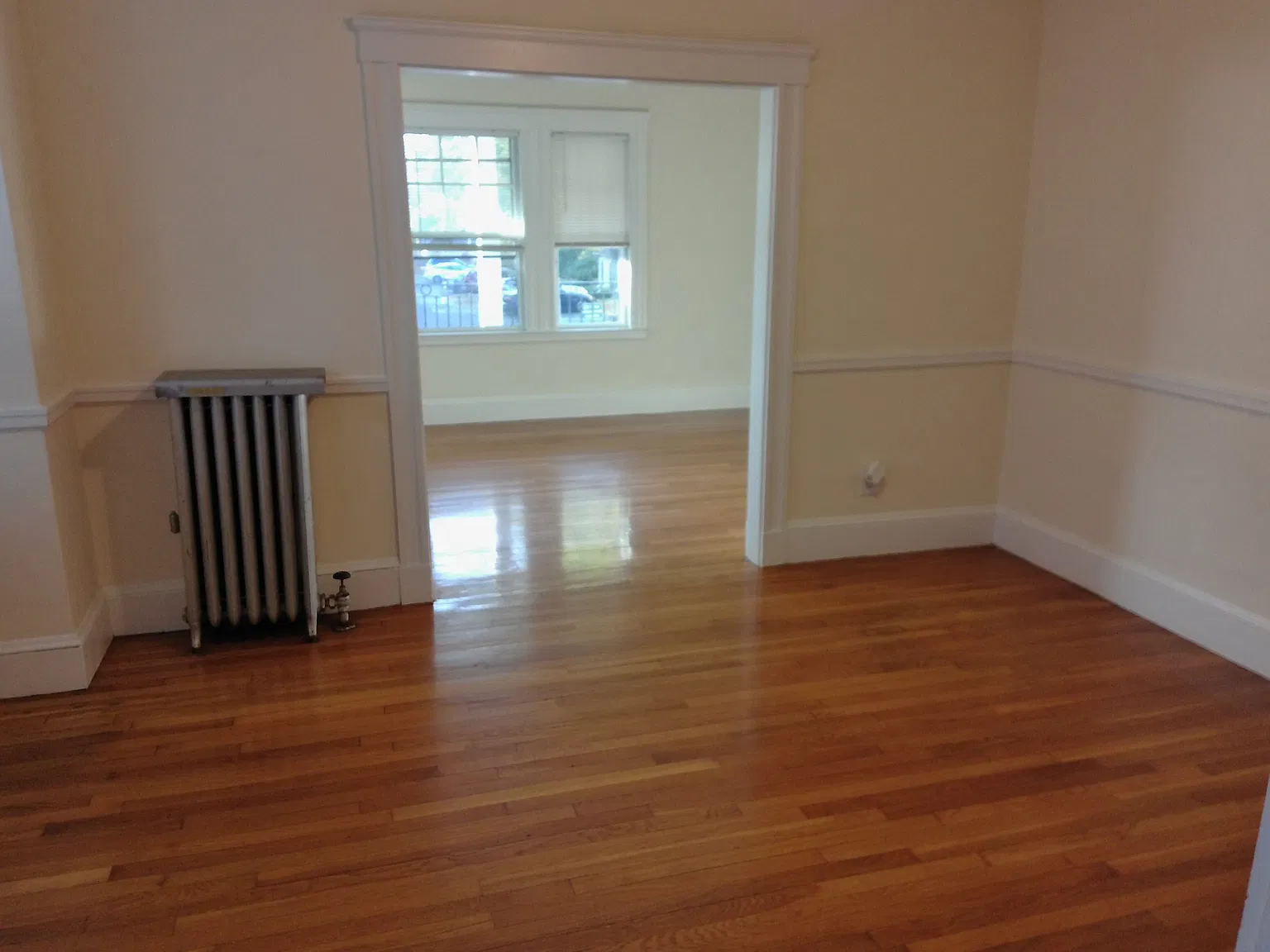 2 bed, 1.0 bath, 1200 sqft, $2,900 — Photo 2