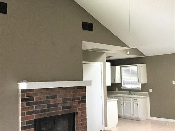 4th image of 11 Reagan Cir