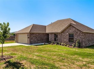 497 La Riata St, Farmington, AR 72730