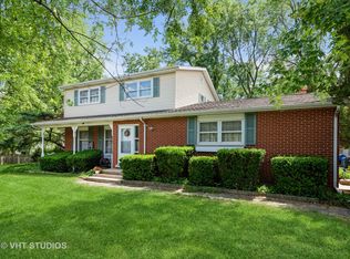 1601 Indian Hill Dr, Roselle, IL 60172