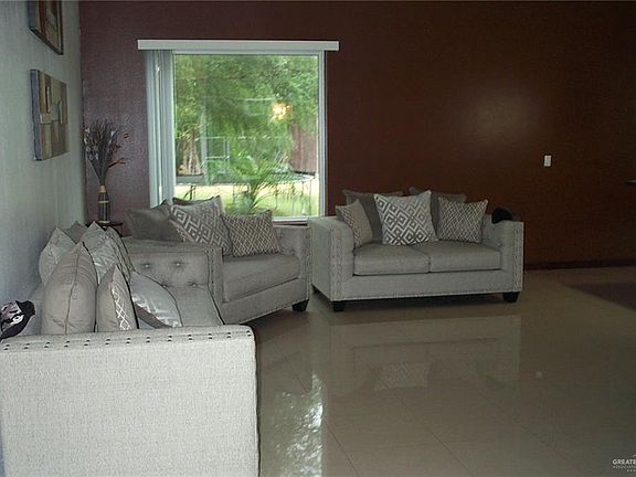4th image of 2300 Regina Dr