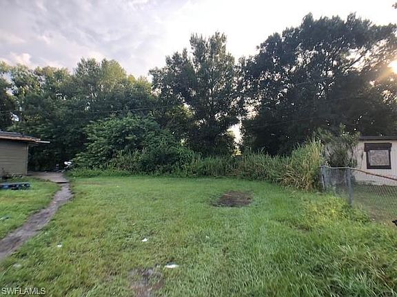 4th image of 420 Fairfax Dr #1-2-3