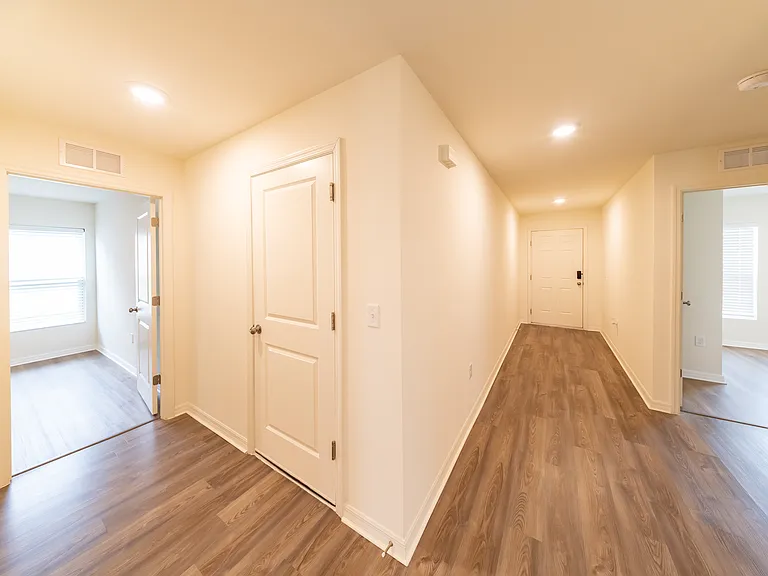 1828 Grand Ridge St S — Photo 22