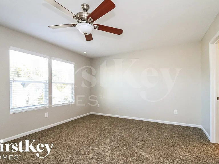 4317 Lochurst Dr — Photo 9