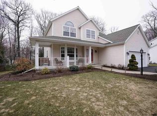 44 Archer Dr, Clifton Park, NY 12065