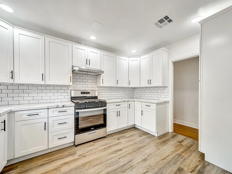 815 N Curson Ave — Photo 15