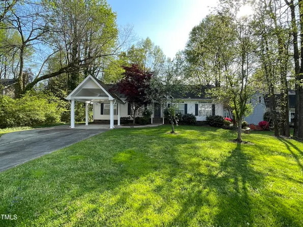 411 Courtland Dr, Elon, NC 27244