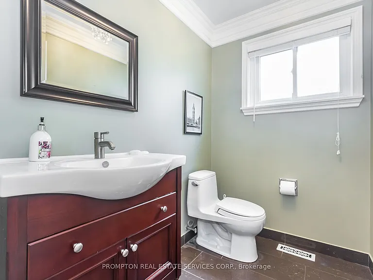 68 Addington Sq — Photo 8