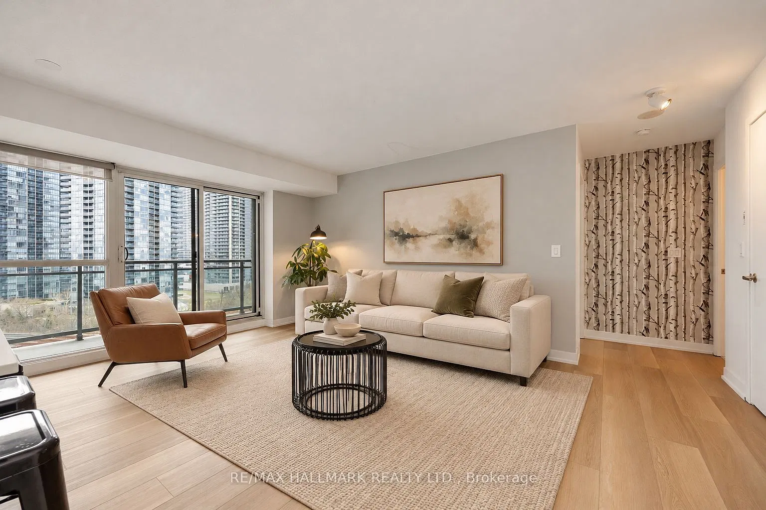 1 bed, $2,400 — Photo 1