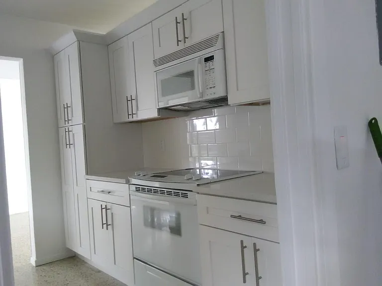 2131 NE 53rd St — Photo 5