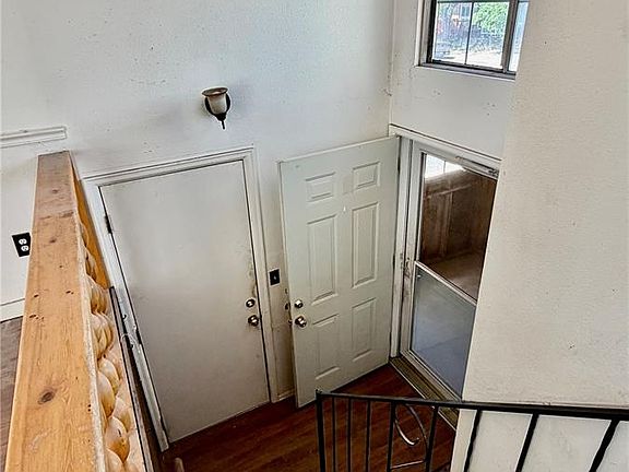 4th image of 218 Madison Drive
