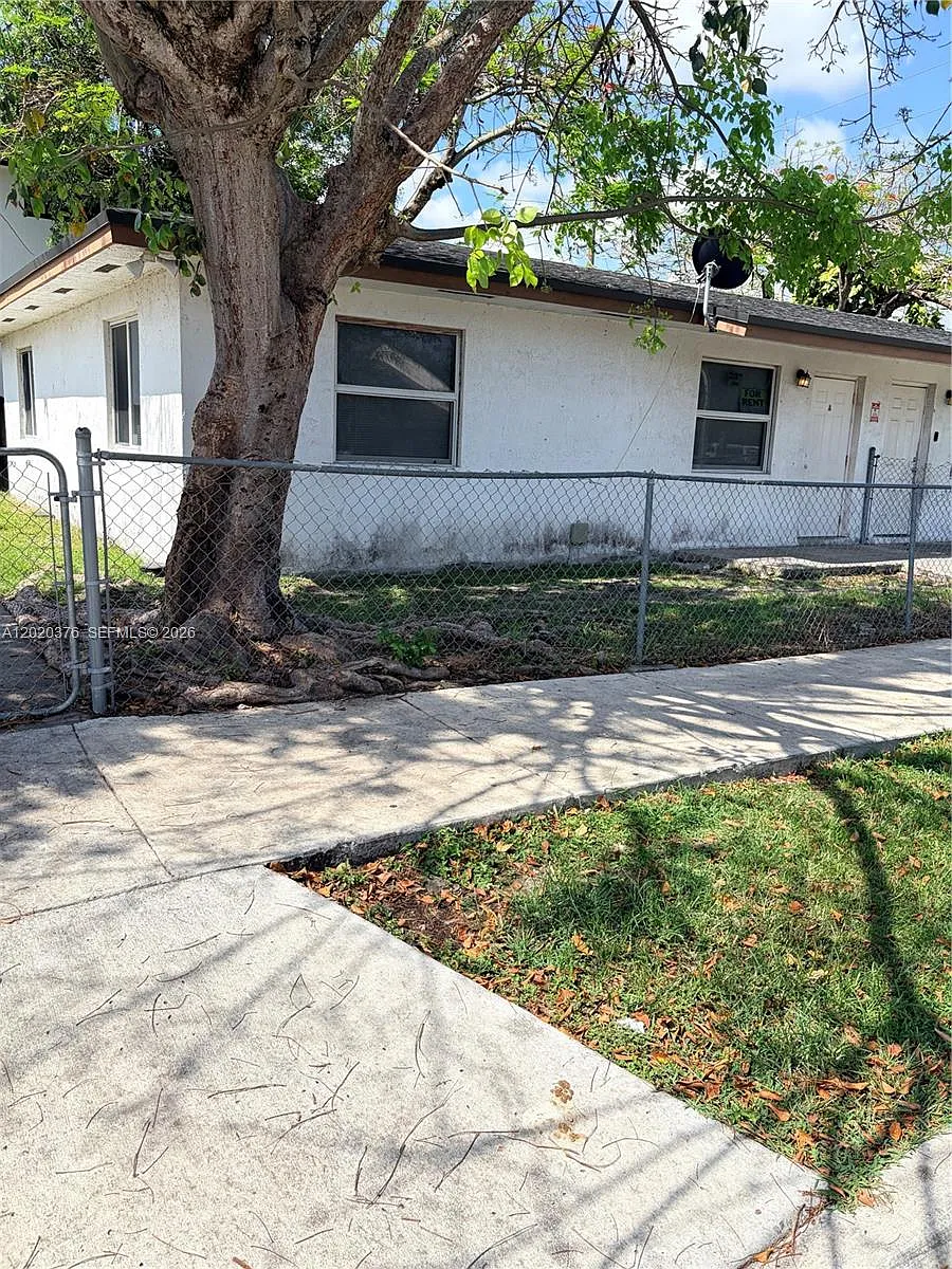 Building Photo - 1329 NW 6th Ave #A