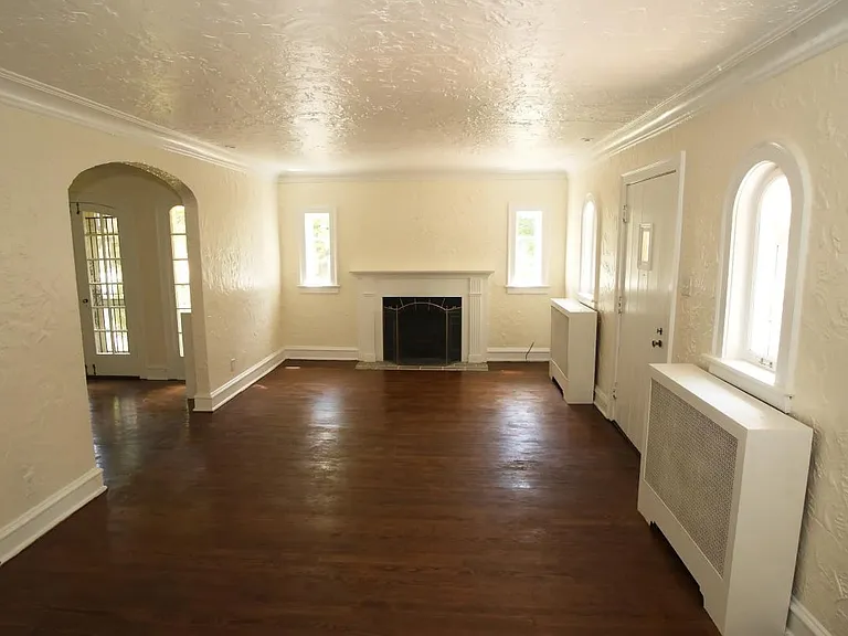 7751 Davis Dr — Photo 8