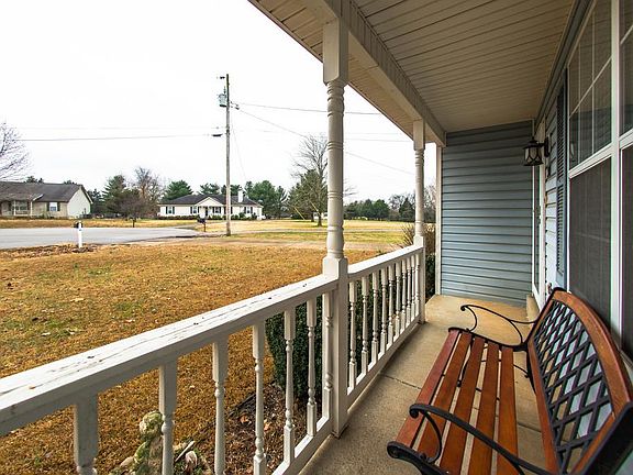 4th image of 311 Carnton Ct