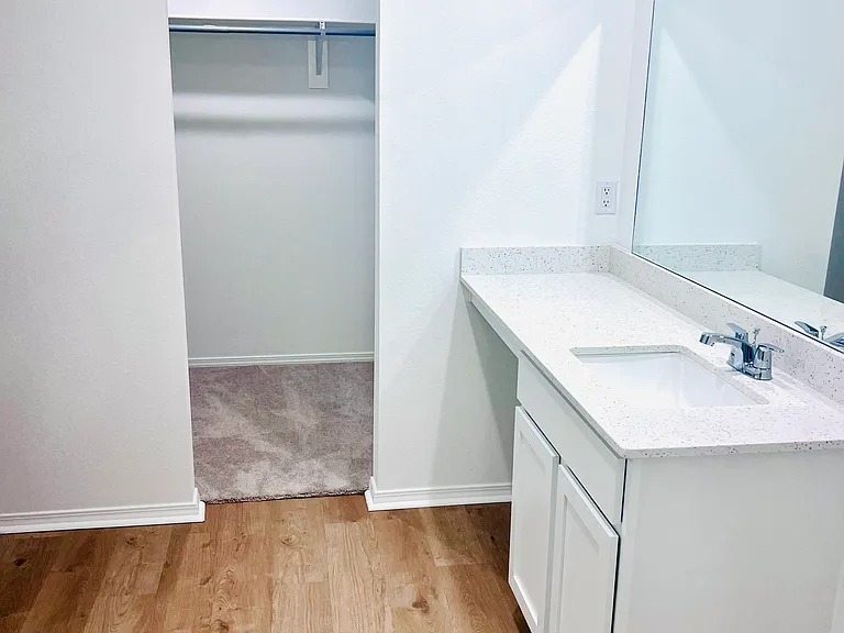 144 Jonathan Dr — Photo 8