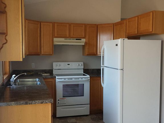 3rd image of 83 Scotts Dr