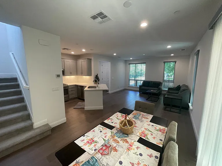 3229 Albany Ter — Photo 11