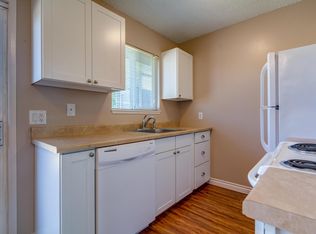 565 Lincoln St, Fairview, OR 97024