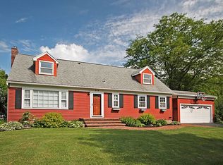 215 Dunrovin Ln, Rochester, NY 14618