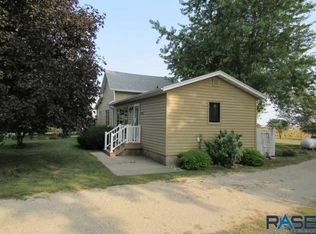 102 E South St, Magnolia, MN 56158