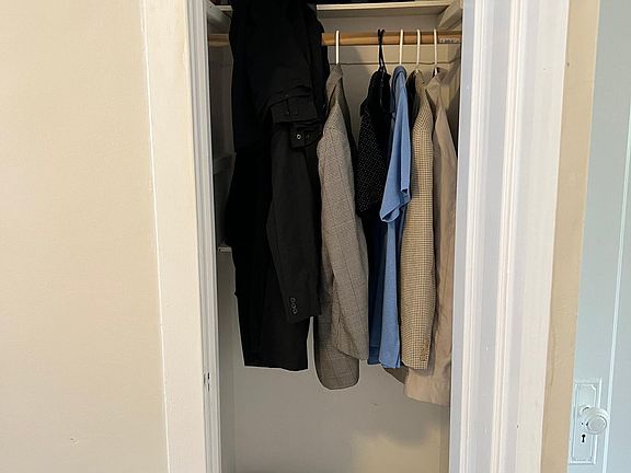 5th image of 3845-39 N Greenview Ave #2N
