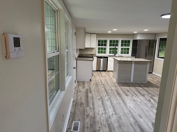 2nd image of 9430 Meadowbrook Dr
