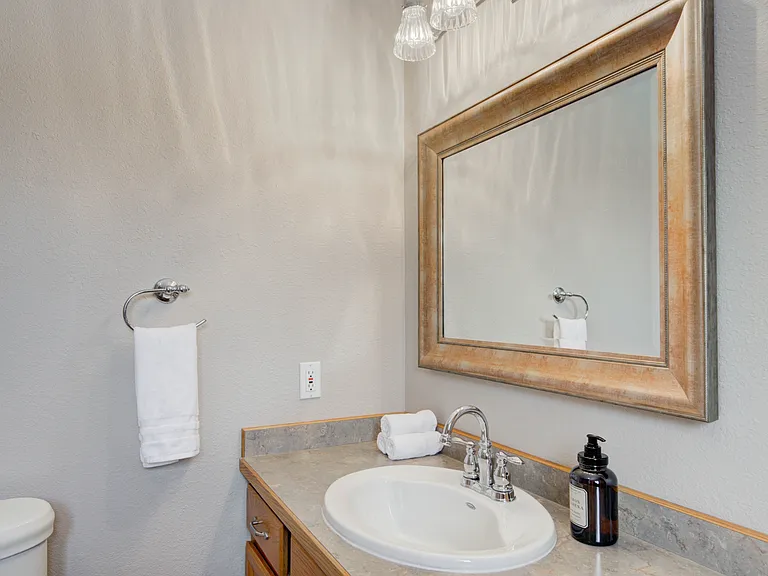 402 S Yellowstone Ave — Photo 35