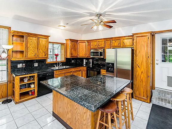 2nd image of 312 Creekside Dr