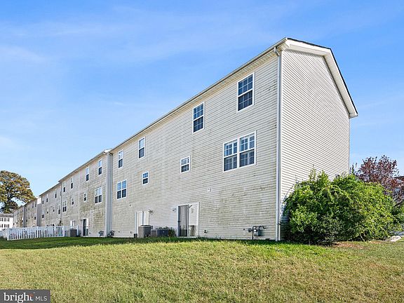 4th image of 166 Downey Oak Cir