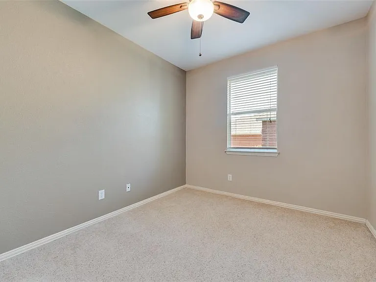 4512 Shade Tree Ct — Photo 13