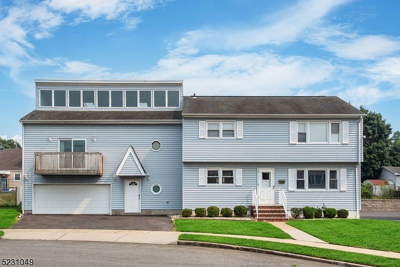 1st image of 10 Underhill Ct