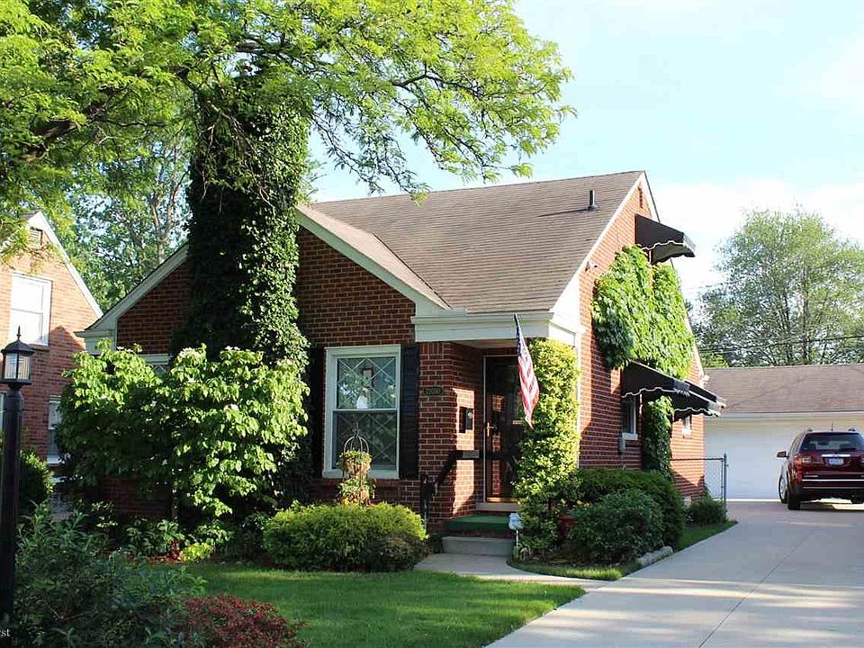 1st image of 22050 Edmunton St