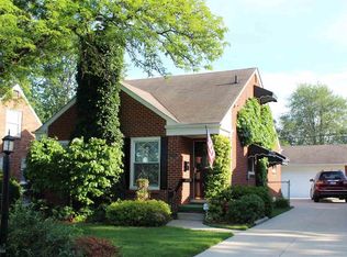22050 Edmunton St, Saint Clair Shores, MI 48080