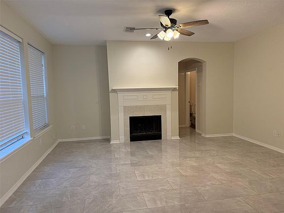 4th image of 12919 Deer Cove Ln