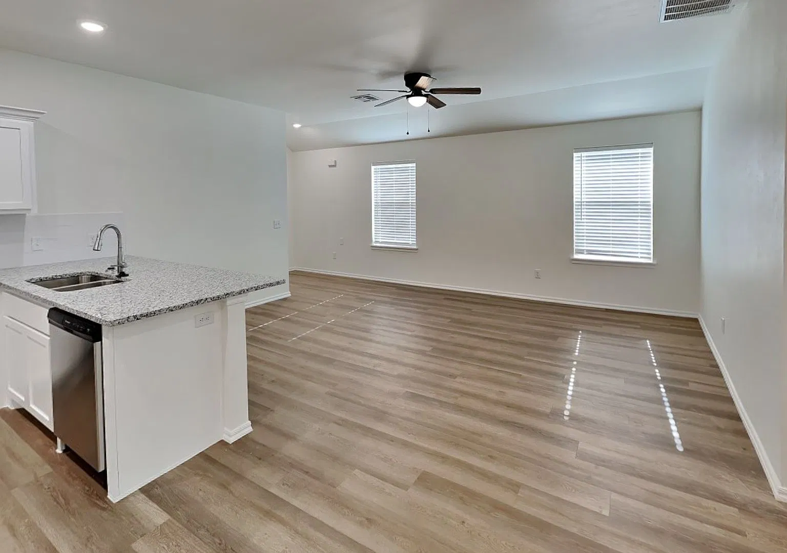 Brand New 3 Bedroom 2 Bath Home In Yukon Schools (Lawn Care Included) — Photo 4