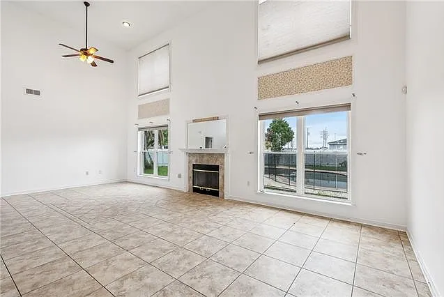 4 bed, 2.5 bath, 2584 sqft, $3,500 — Photo 3