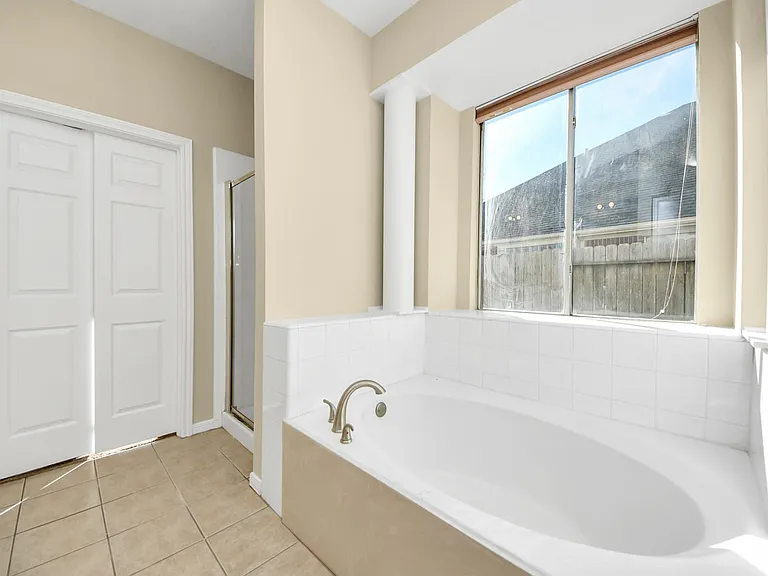 323 N Esplanade Ln — Photo 23