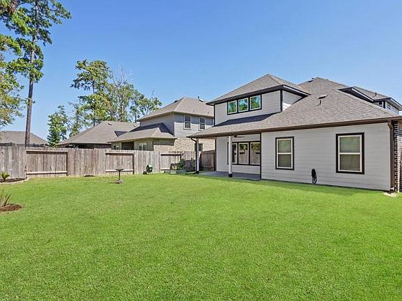 3rd image of 14132 Lake Lodge Dr