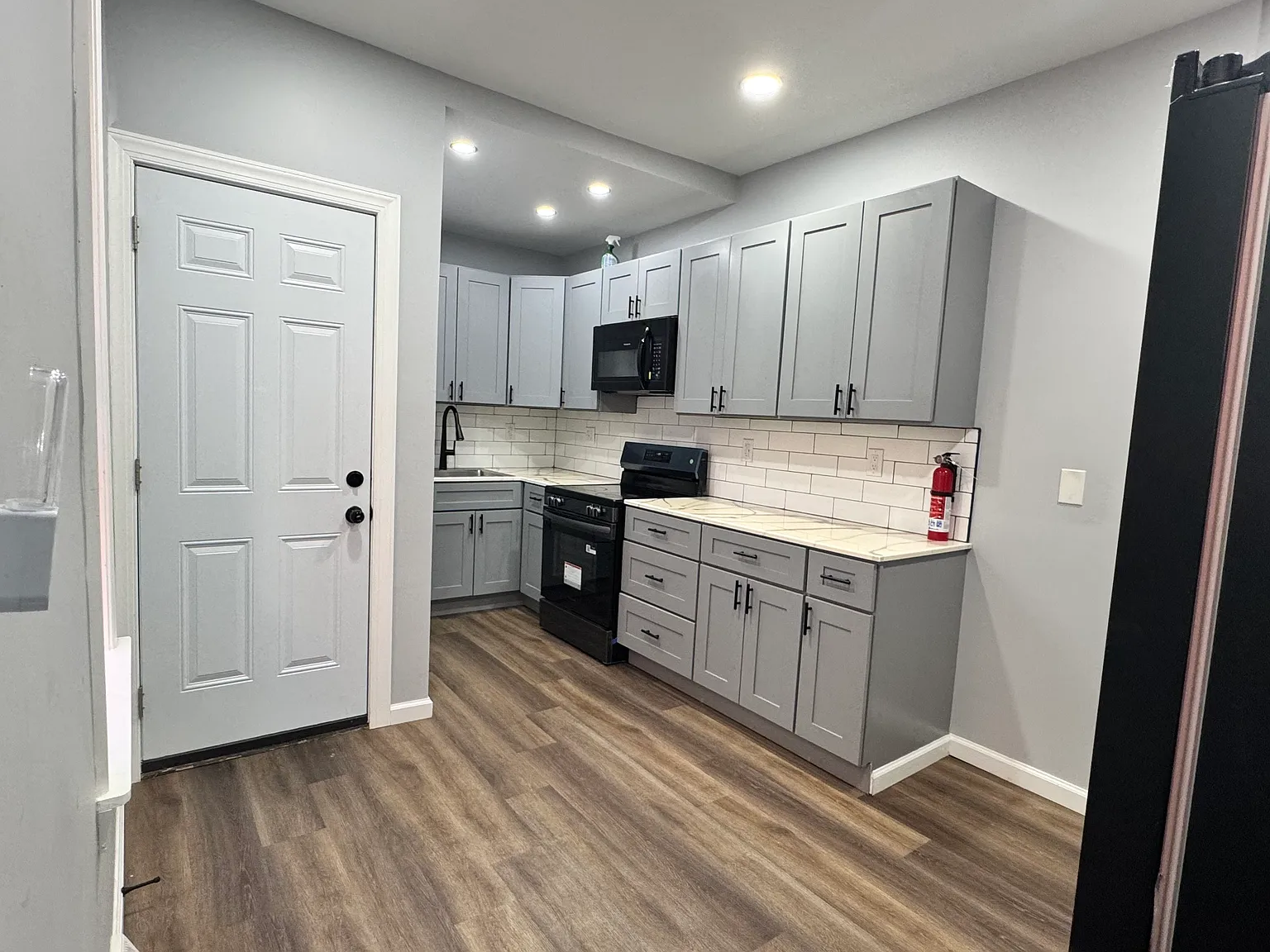 5 bed, 1857 sqft, $2,000 — Photo 3