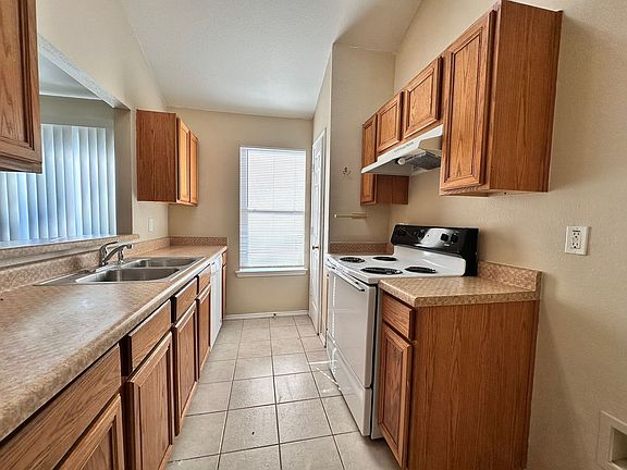 5th image of 3031 Pine Valley Dr