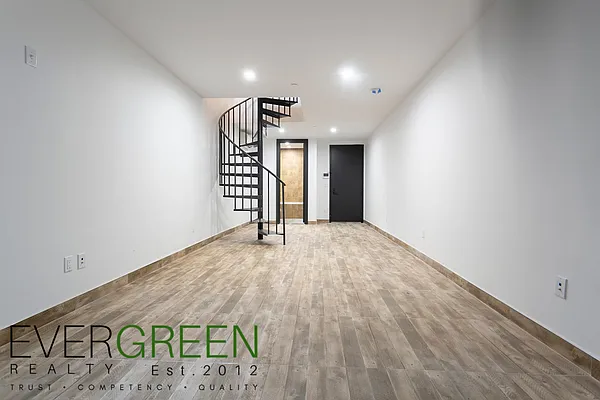 Rented by ERNY LLC | media 13