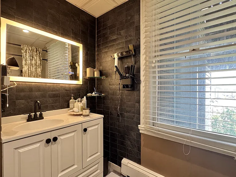 249 Webster St #3 — Photo 8