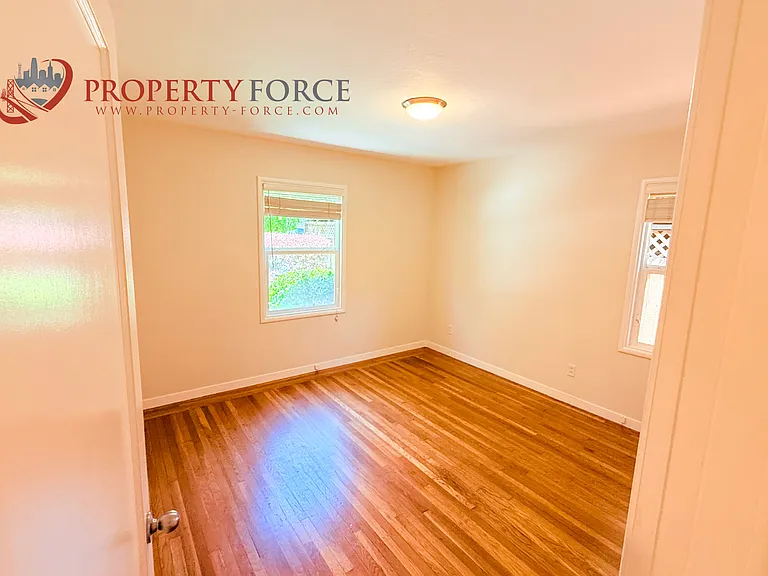 1623 Howard Ave — Photo 23