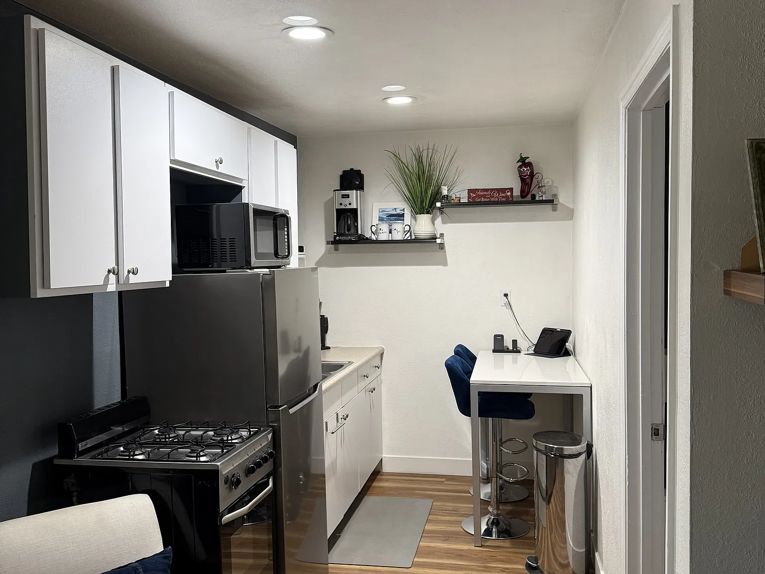 1 bed, 450 sqft, $1,850 — Photo 3