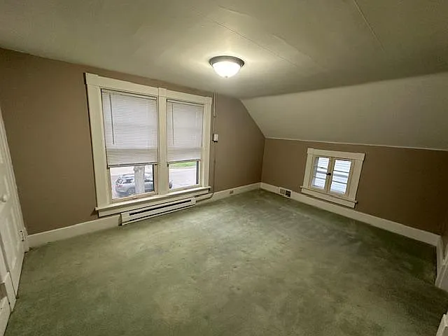 1119 Clinton St — Photo 2