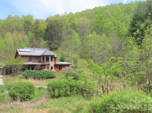 1422 Middle Fork Rd, Hendersonville, NC 28792