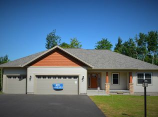 726 Horizons Dr, Marquette, MI 49855